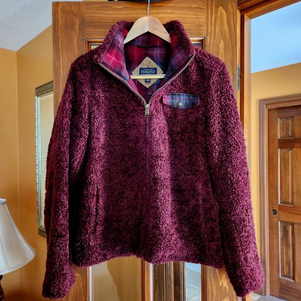 Ladies Pendleton Sherpa Jacket - Size Medium